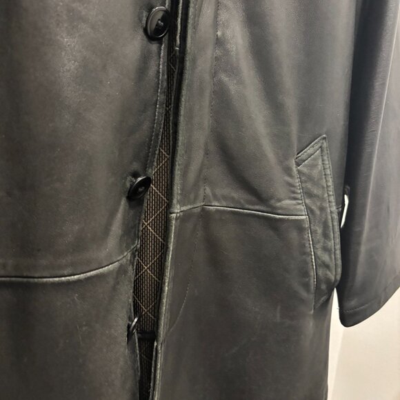 Danier Canada Classic Black Leather Car Coat – Size Medium or Large - Picture 3 of 5